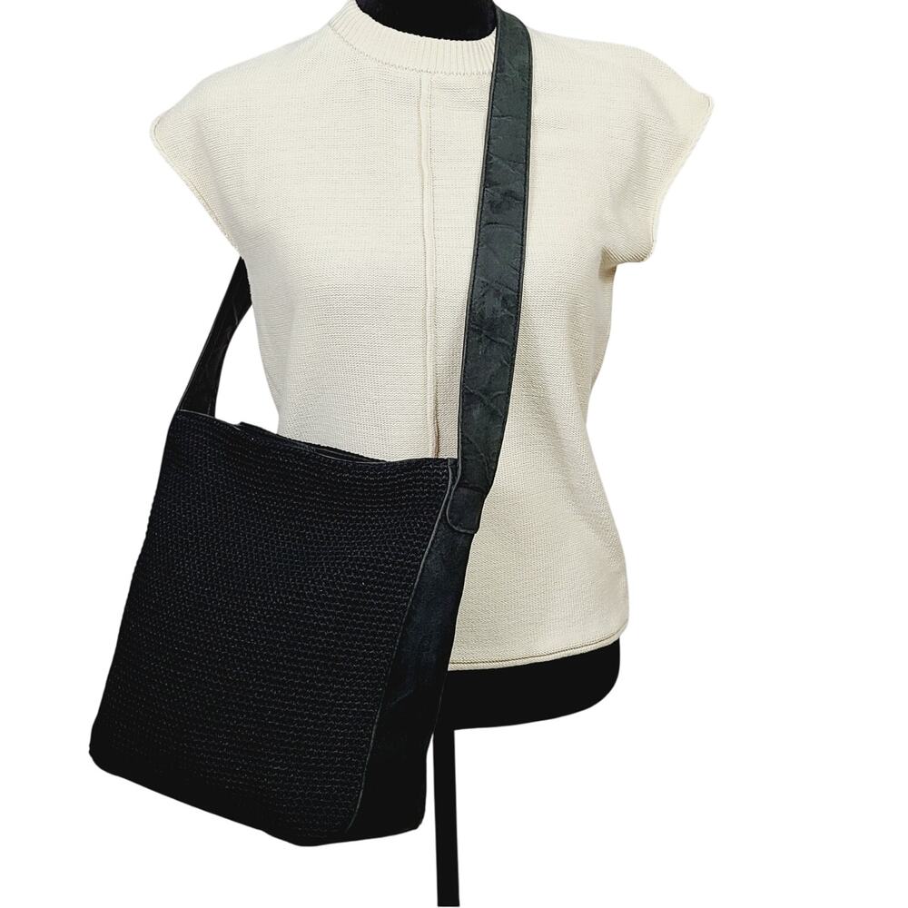 The SAK Black Crochet Knit Boho Shoulder Handbag Purse Bag Hippie PRE-OWNED - Picture 2 of 10